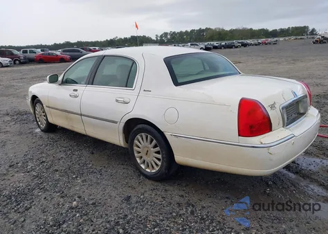 2005 Lincoln Town Car Signature из США, поврежденный, VIN 1LNHM81W05Y643994